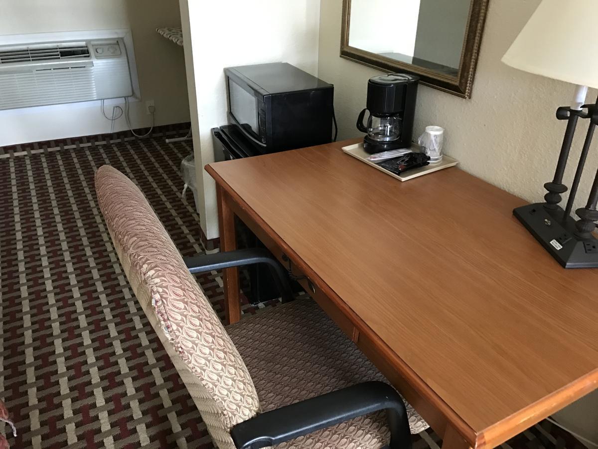 Millville Motorsports Inn And Suites ภายนอก รูปภาพ