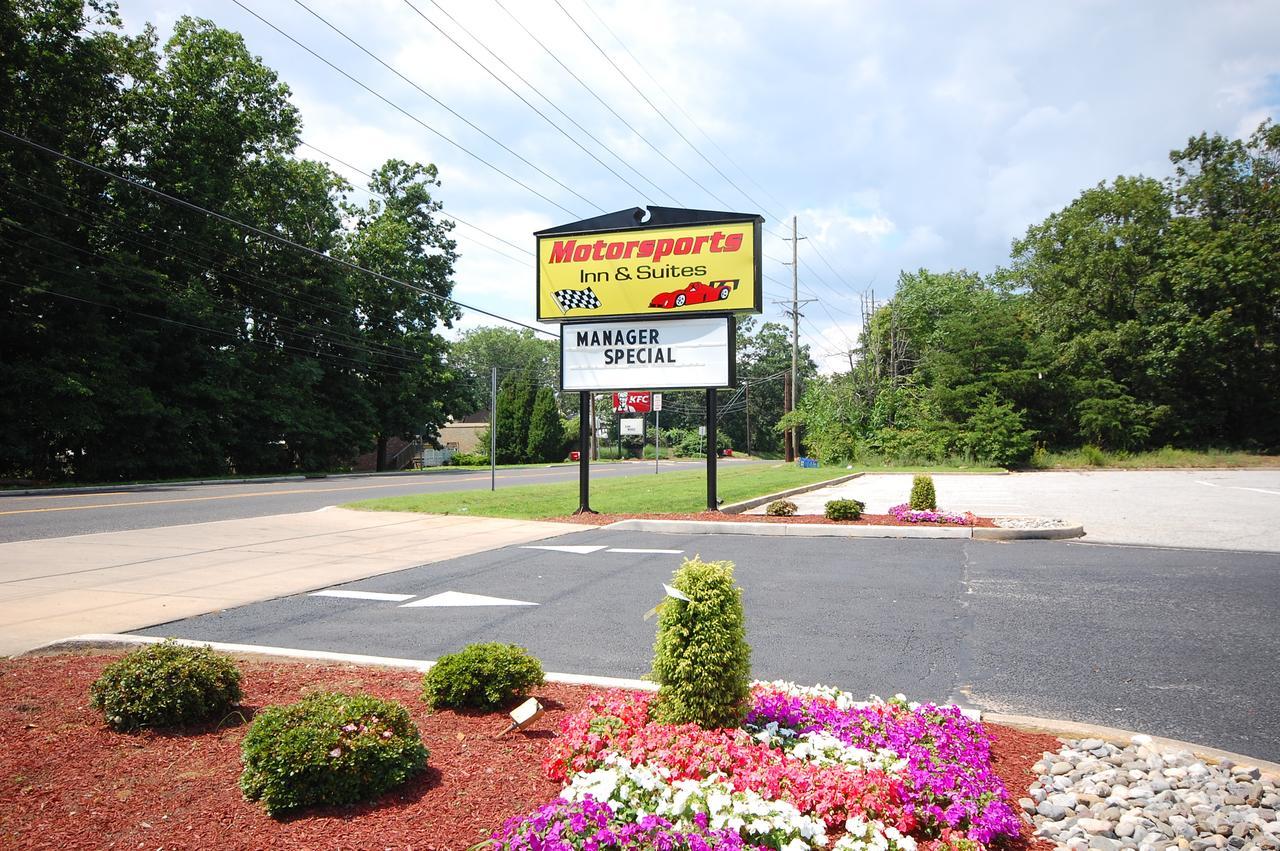 Millville Motorsports Inn And Suites ภายนอก รูปภาพ