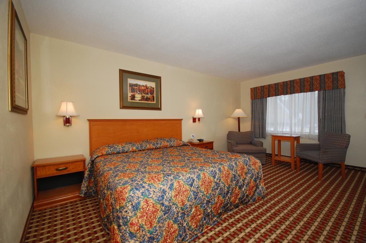 Millville Motorsports Inn And Suites ภายนอก รูปภาพ